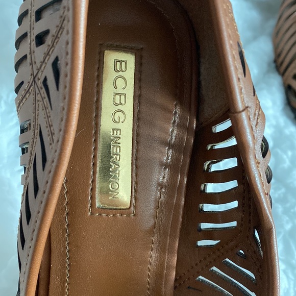 3 for $20 💜 BCBGeneration Pumps - Picture 3 of 9